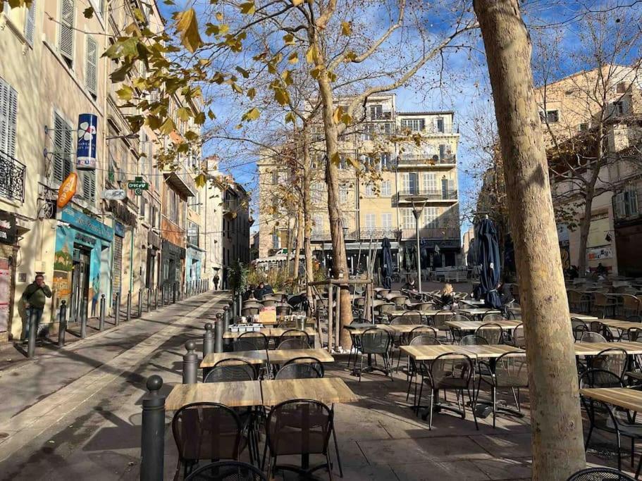 T2 De Charme Au Coeur Du Panier Marselha Exterior foto